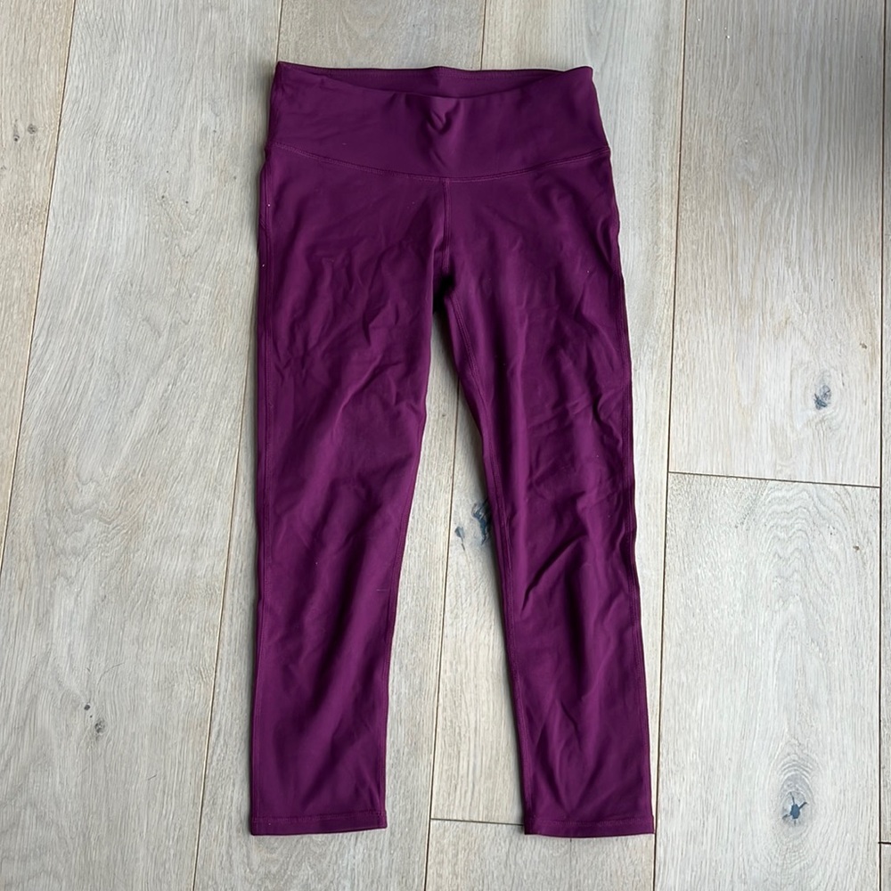 Fabletics eggplant purple capri leggings size XS